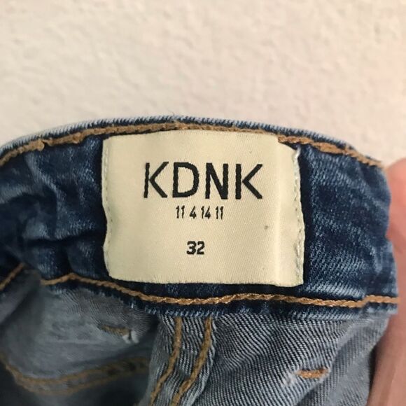 KDNK 11 4 14 11 painted & distressed light wash stretch denim jeans 32 - Picture 5 of 7